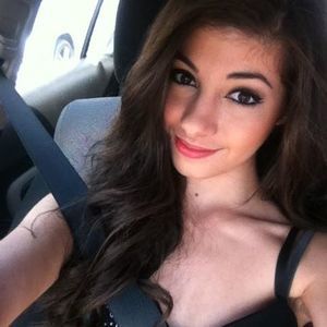 Meet your Posher, Dina